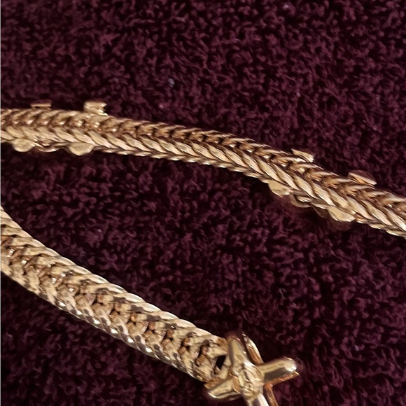 🚫SOLD🚫 Vintage St. John Gold Tone Belt. Very Heavy With No Signs Of Wear! - Picture 6 of 6